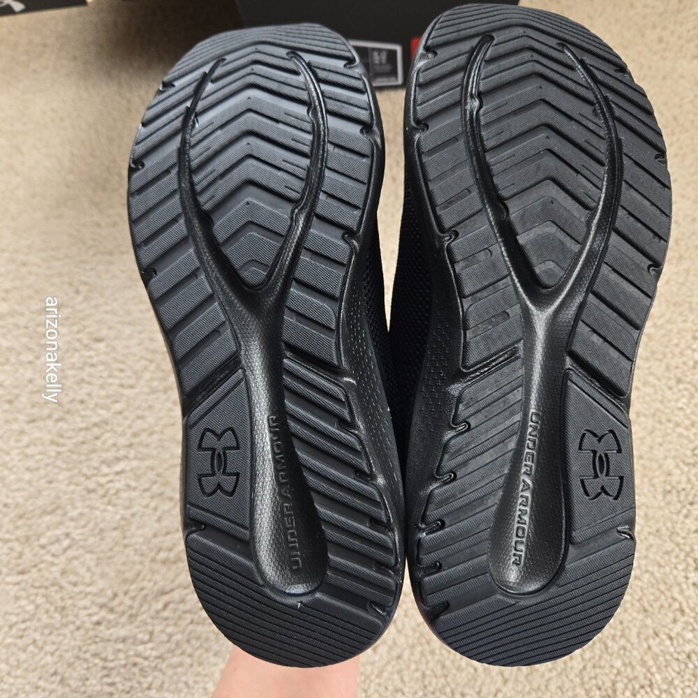 NIB Under Armour Charged Pursuit 4 Running Shoes Sneakers Black/Black {Size 8} - Picture 7 of 8